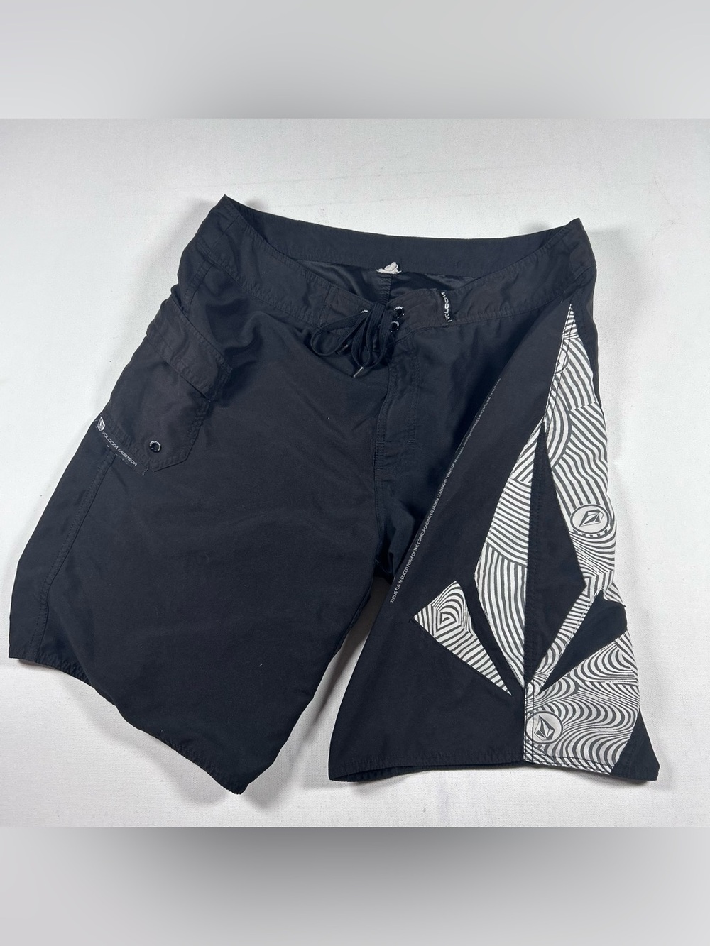 VOLCOM Mod-Tech Board Shorts Black Psychedelic Logo Cargo Drawstring Mens 34